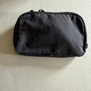 Lululemon Mini belt bag in black